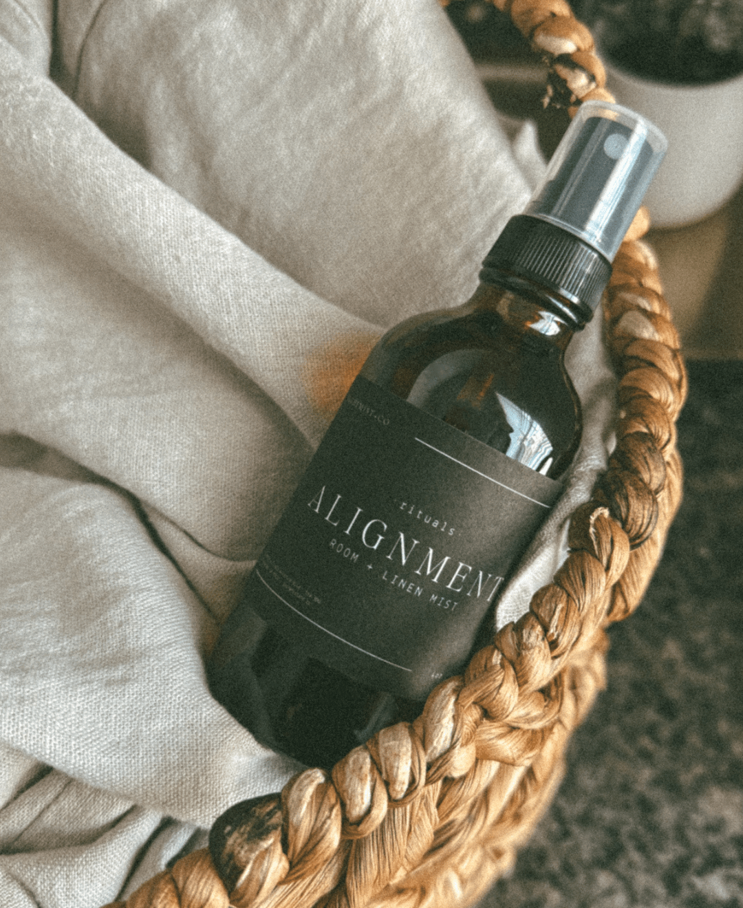 Alignment Room + Linen Mist