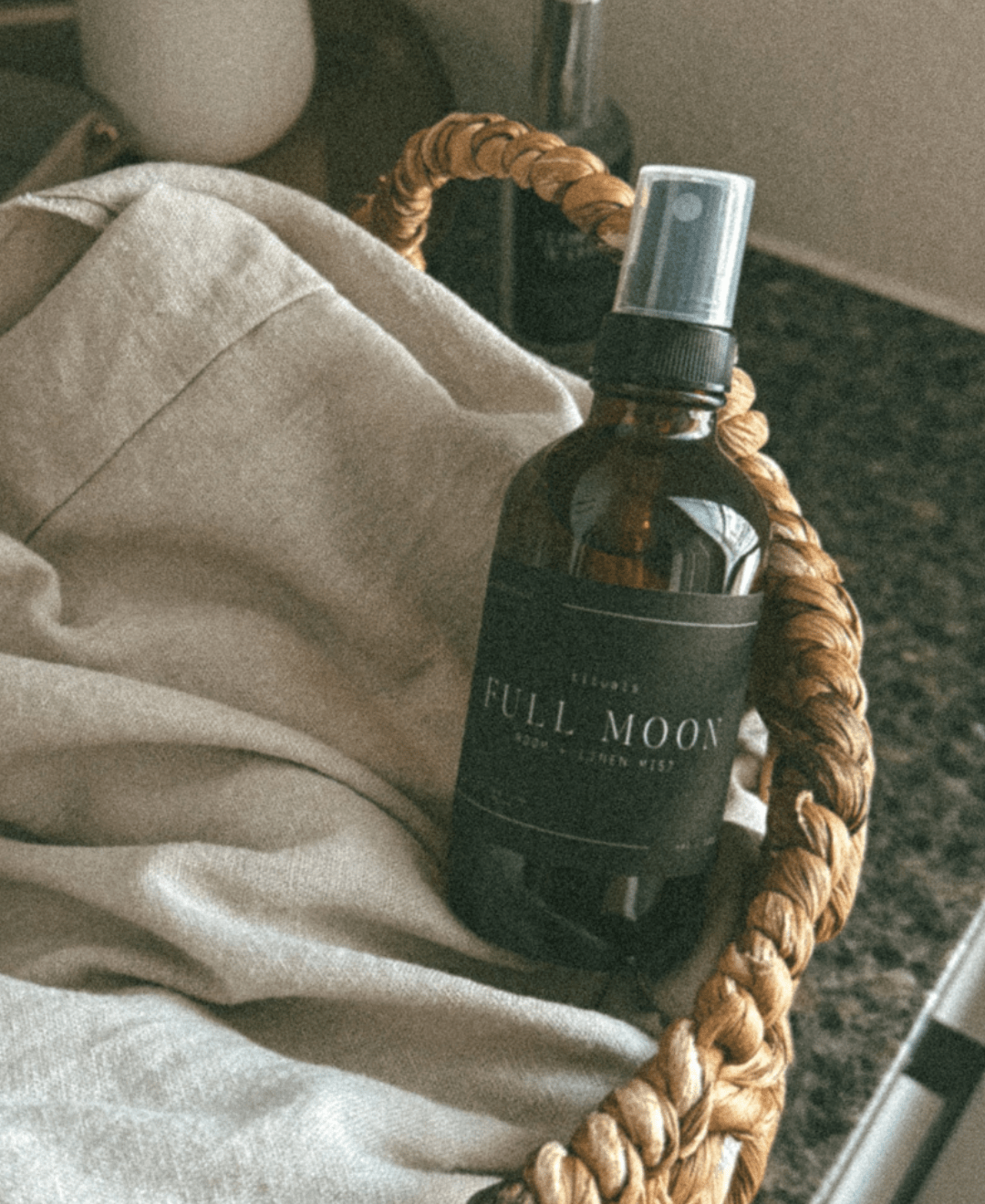 Full Moon Room + Linen Mist