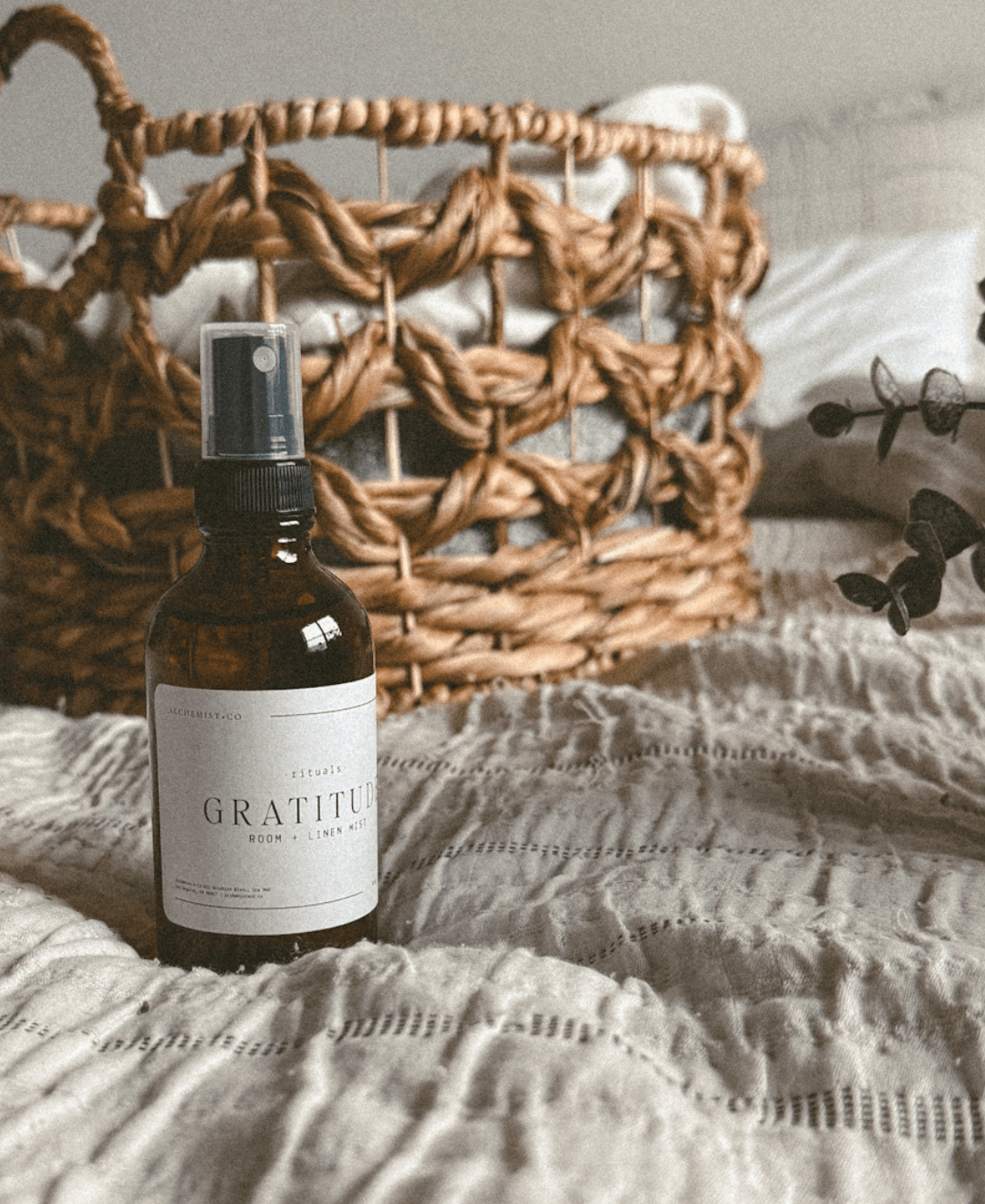 Sugar Peach + Benzoin – Room & Linen Mist